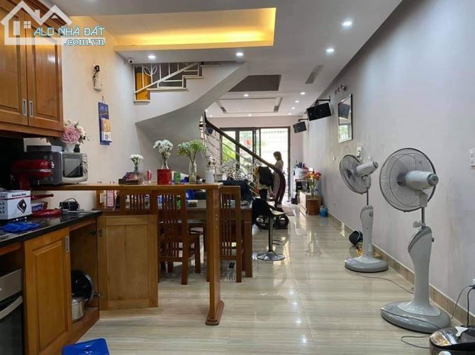 Bán nhà Đường Láng Quận Đống Đa ô tô đỗ cửa DT 40m2 x5 tầng giá 6,8 tỷ - 4