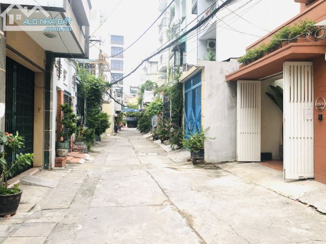 Biệt Thự đường Hồ Văn Huê P9. Quận PN, DT 8x27 giá 32,7 tỷ - 2