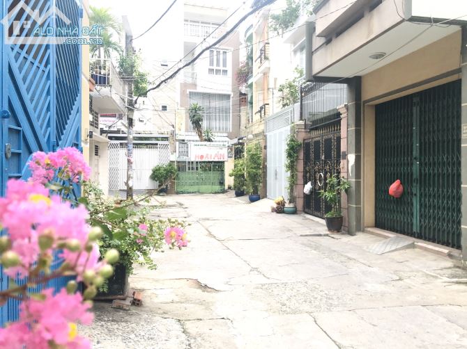 Biệt Thự đường Hồ Văn Huê P9. Quận PN, DT 8x27 giá 32,7 tỷ - 3