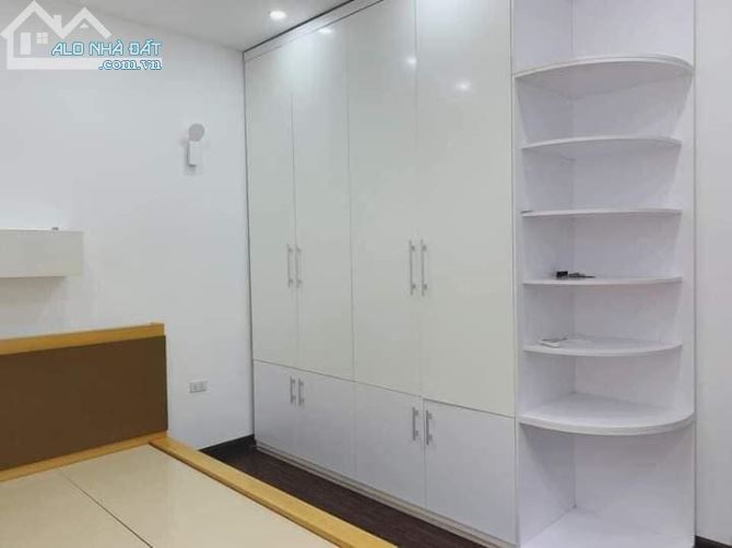 Bán nhà 4 tầng phố Nguyễn Phúc Lai, Dt 33m2 Nội thất đầy đủ, Ngõ thông, giá 4 tỷ 200tr - 1