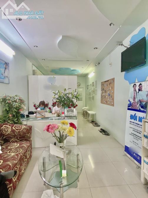 MẶT TIỀN ĐỈNH – QUẬN 1- HÀNG HIẾM - THU NHẬP KHỦNG - VỊ TRÍ ĐẮC ĐỊA - KINH DOANH ĐA NGÀNH