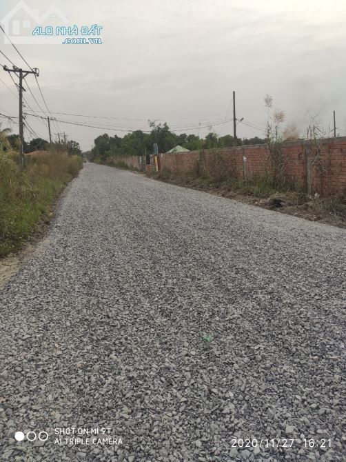 BÁN LÔ ĐẤT MT ĐƯỜNG BƯNG ÔNG THOÀN P.PHÚ HỮU GIÁ TỐT NHẤT KHU VỰC. DT:2096M2.GIÁ: 40tr\m2 - 2