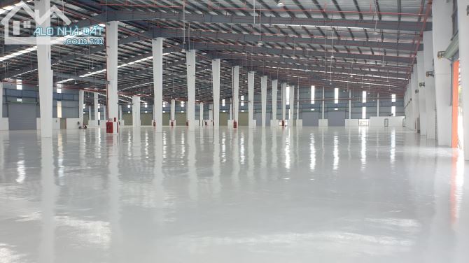 Cho thuê kho tiêu chuẩn 3000m2  mặt đường 5 –Quận Long Biên.140.000VNĐ/m2