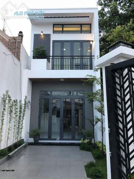 Bán hoặc cho thuê nhà mặt tiền Trần Văn Đang, Khu vực gần ga xe lửa Bắc Nam, Quận 3