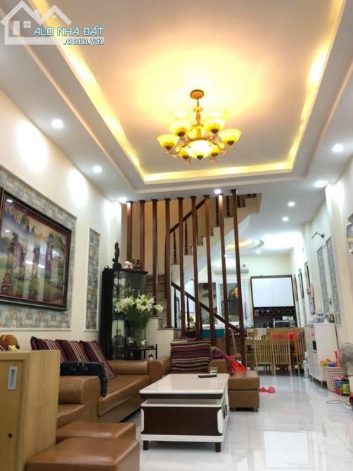 Pháo Đài Láng 5 Tầng 45m2 Phân lô Vip, 2 mặt ôtô tránh, Kinh doanh 10,7 Tỷ