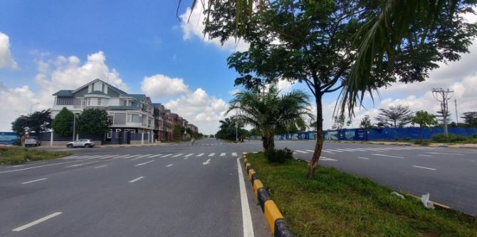 Bán gấp lô đất đường 21m cách đường 45m khoảng 80m bên phải khu 1 - 4