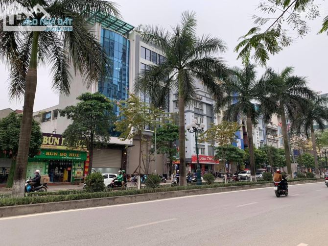 Bán nhà 60m2 đường Tân Mai, cho thuê dòng tiền 10 phòng khép kín, ngõ kinh doanh,Ôtô tránh