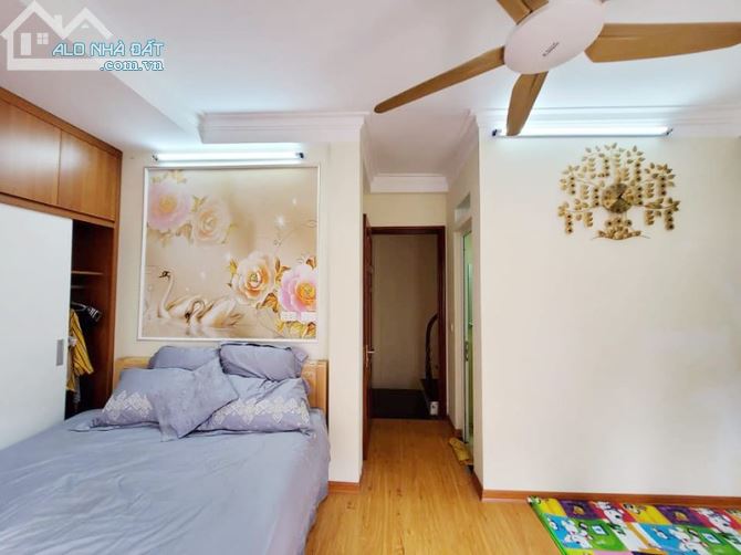 Cần bán nhà mặt ngõ Nguyễn Phúc Lai giá 5.2 tỷ, 42m2x4T , ngõ rộng thông các ngả - 1