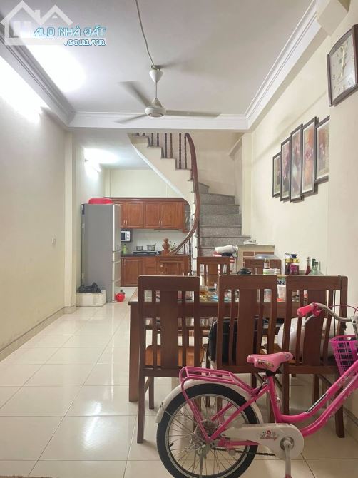 Bán nhà 5 tầng 32m2 đầy đủ nội thất đường Vũ Tông Phan, gần cầu Khương Đình, giá 4,6 tỷ