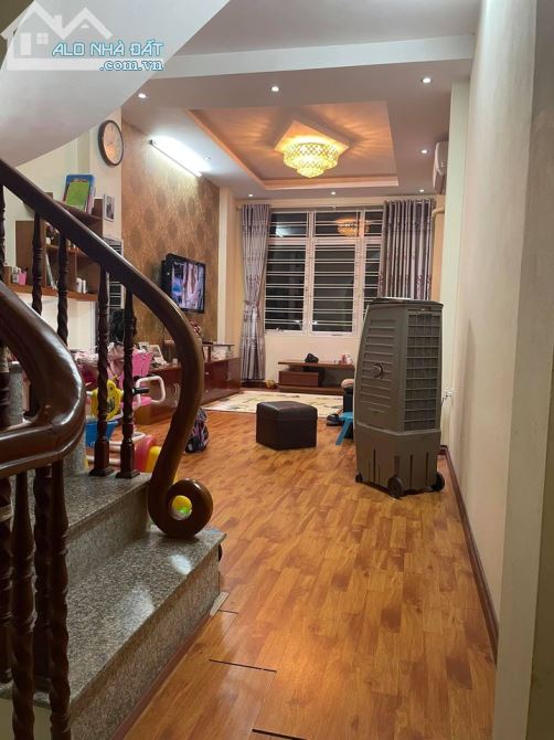 Bán nhà 5 tầng 32m2 đầy đủ nội thất đường Vũ Tông Phan, gần cầu Khương Đình, giá 4,6 tỷ - 1