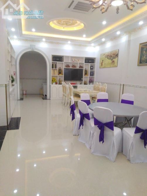 Biệt thự + nhà kho – 15m x 40m – MT Bùi Hữu Nghĩa và sông Bình Thủy