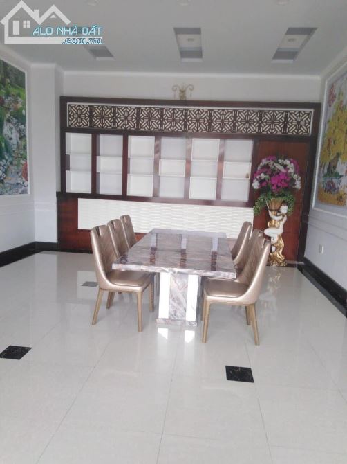 Biệt thự + nhà kho – 15m x 40m – MT Bùi Hữu Nghĩa và sông Bình Thủy - 1