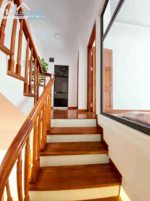 Bán nhà phố Nguyễn Phúc Lai, Dt 32m2 x4 tầng, cách Hồ Hoàng Cầu 200m, giá 4 tỷ 300tr - 1