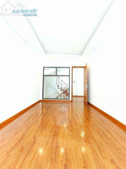 Bán nhà phố Nguyễn Phúc Lai, Dt 32m2 x4 tầng, cách Hồ Hoàng Cầu 200m, giá 4 tỷ 300tr - 3