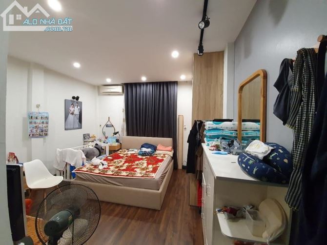 Bán nhà khu phân ĐH Bách Khoa, ngõ 33 Lê Thanh Nghị, 30m2 x 5 tầng, giá 3 tỷ 950tr - 3