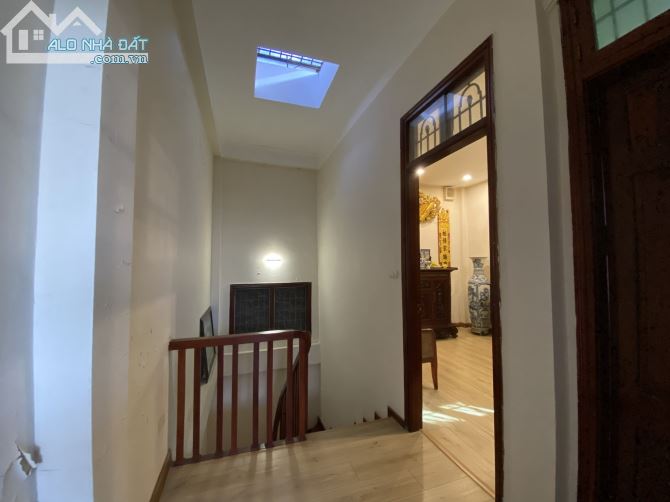 Bán nhà đường Trương Định, gần Ngã tư Tân Mai Dt 40m2 x5 tầng Mt 4m, giá 4,1 tỷ - 4