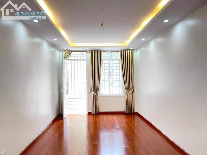 Bán nhà đường Giải Phóng, gần ĐH Bách Khoa 30m2 x5 tầng giá 3,9 tỷ - 5