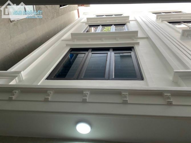 Ban nhà phố Minh Khai, Quận Hai Bà Trưng, Dt 35m2. Mt 4m x4 tầng, giá 3,5 tỷ