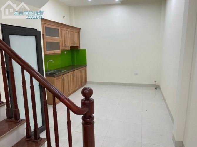Ban nhà phố Minh Khai, Quận Hai Bà Trưng, Dt 35m2. Mt 4m x4 tầng, giá 3,5 tỷ - 2