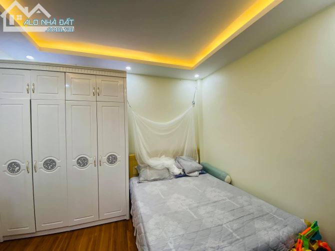 phố Chùa Láng 5 Tầng 40m2 Gần phố, Mặt ngõ thông, Kinh Doanh, Nhà mới đẹp 6,4 Tỷ - 3