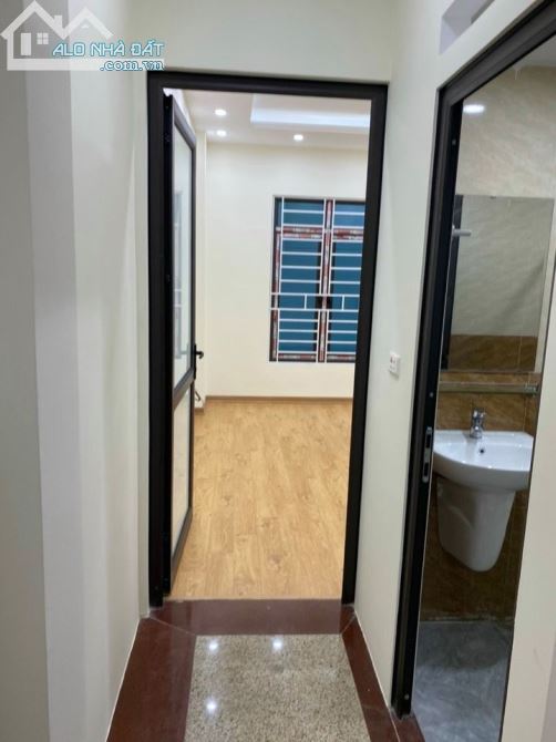 Ban nhà phố Minh Khai, Quận Hai Bà Trưng, Dt 35m2. Mt 4m x4 tầng, giá 3,5 tỷ - 3