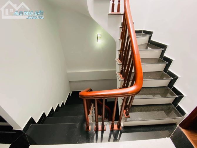 phố Chùa Láng 5 Tầng 40m2 Gần phố, Mặt ngõ thông, Kinh Doanh, Nhà mới đẹp 6,4 Tỷ - 4