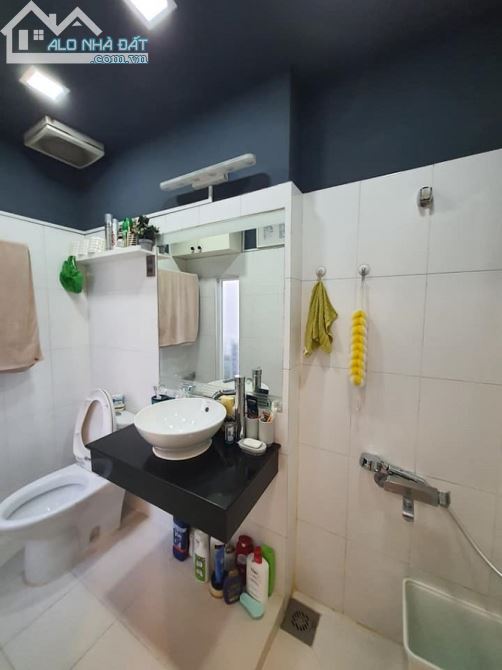 Nhà HXH hạ chào 1,5 tỷ, Nguyễn Trãi, Nguyễn Cư Trinh, Q1, 64m2, 2 tầng. Giá tốt - 5