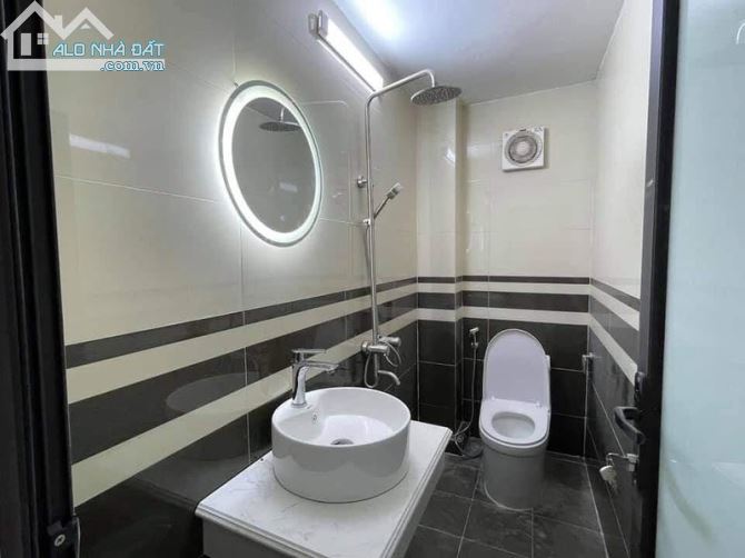 Bán nhà Đường Láng-Ngã Tư Sở , 45m x6 tầng, ngõ rộng 3m, cách phố 30m giá 5.6 tỷ - 1