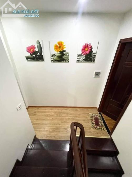 Bán nhà 5 tầng 7 phòng ngủ phố Lê Thanh Nghị Dt 40m2, giá 5 tỷ 800tr - 2