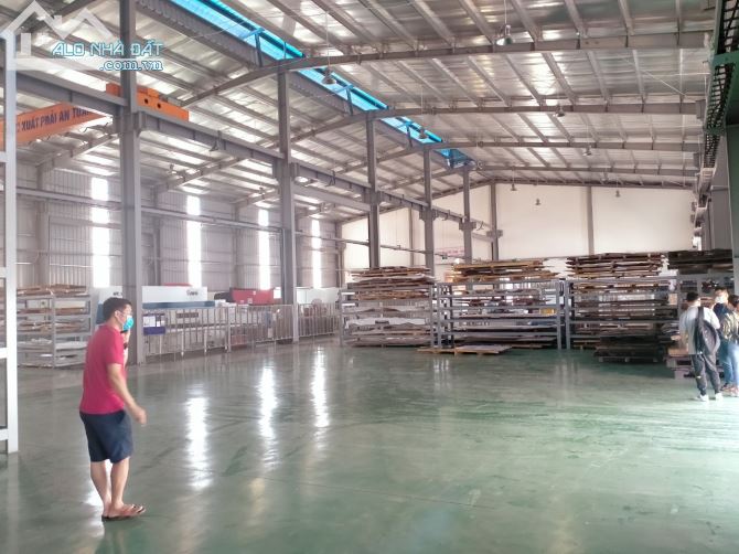 Cần  cho thuê kho xưởng 1700m2 khung Zamil, trần cao, PCCC nghiệm thu, cẩu trục