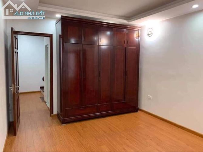 Bán nhà 4 tầng đường Hồ Ba Mẫu, 40m2 mặt tiền 4m, nhà đẹp ở luôn, giá 5 tỷ - 2