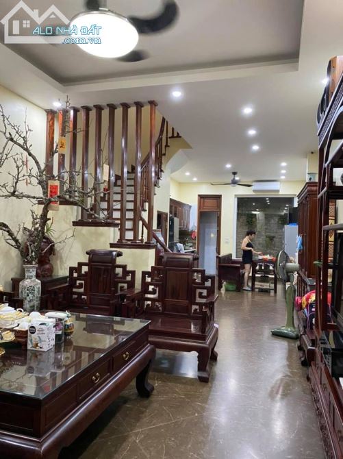 Bán nhà 4 tầng mặt ngõ phố Giảng Võ, Dt 38m2 x4 tầng, Mt 4m Giá 4,3 tỷ