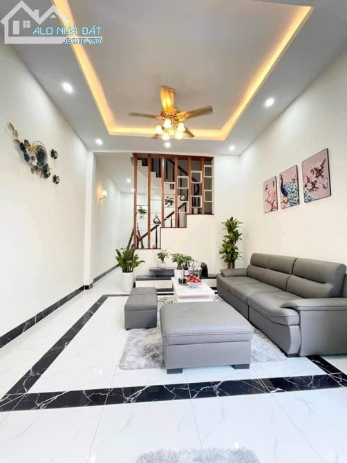 Bán nhà 5 tầng Ô tô đõ cửa phố Trương Định, Dt 52m2 Đầy đủ nội thất, giá 7,8 tỷ - 2