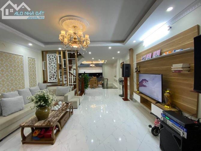 Bán nhà mặt ngõ Ô tô đõ cửa đường Trương Định, Dt 50m2 x5 tầng Mt 4,5m, giá 7,5 tỷ - 2