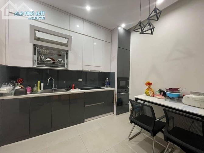 Bán nhà mặt ngõ Ô tô đõ cửa đường Trương Định, Dt 50m2 x5 tầng Mt 4,5m, giá 7,5 tỷ - 3