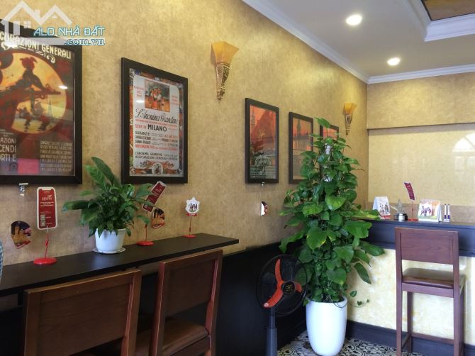 Cực hiếm 1 mặt phố, 1 mặt ngõ, vỉa hè rộng phố đội cấn, ba đình, Hà Nội.