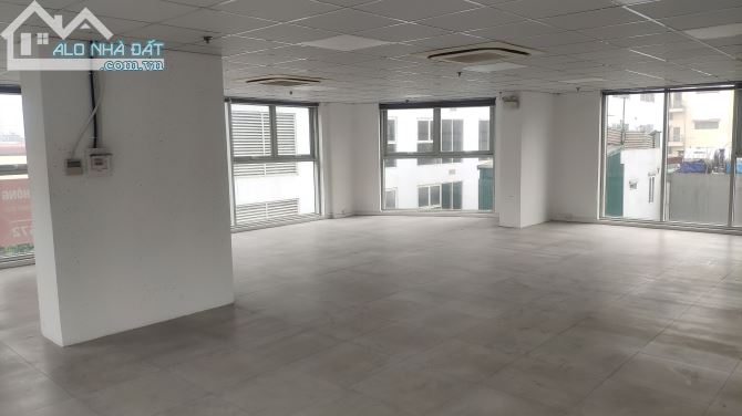 Cho thuê sàn văn phòng 110m2 đường Minh Khai cạnh Times City - 1