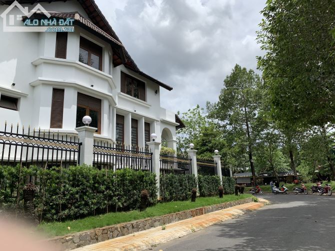 Một số nền đất giá tốt cần bán vị trí đẹp lô vip tại dự án đh Bách Khoa quận 9 - 2