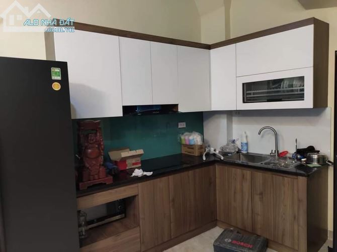 NGÕ THẠCH BÀN 30M, 5 TẦNG, MT 5,3M, 3,5 TỶ. 7 CHỖ ĐỖ CỔNG, TRƯỚC NHÀ QUY HOẠCH CÔNG VIÊN. - 1