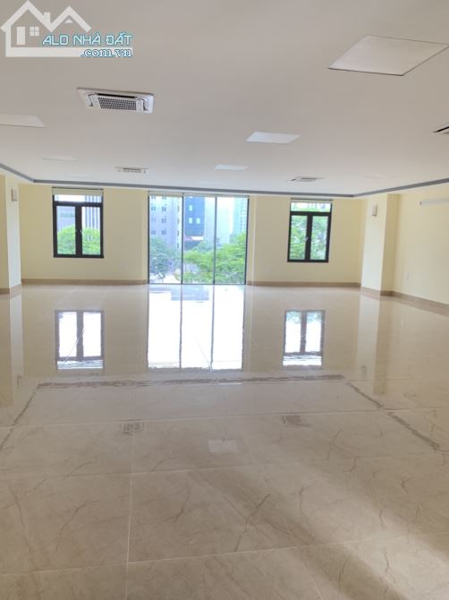 Bán toà nhà mặt công viên Cầu Giấy - Trần Thái Tông Dt 145m2 Mt 7.8m. Giá: 80tỷ - 1