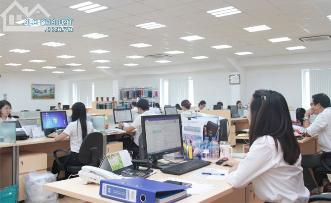 BÁN TÒA NHÀ VĂN PHÒNG ĐẲNG CẤP NHẤT QUẬN CẦU GIẤY, 10 TẦNG, MT 50M, 4 THANG MÁY CHẠY ÊM RU - 3