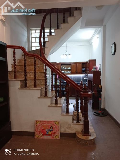 Bán nhà 4 tầng phố Pháo Đài Láng, diện tích 35m2 Mt 3,6m, giá 3 tỷ 900tr