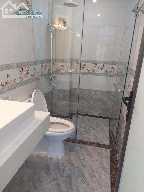 Bán nhà phố Láng Hạ, 99 m2, 5 tầng, MT 4,1m, giá nhỉnh 54 tỷ, ô tô vào nhà, kinh doanh. - 1