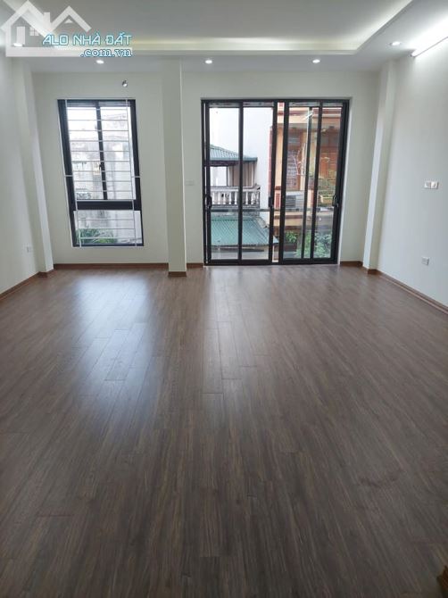 Bán nhà phố Láng Hạ, 99 m2, 5 tầng, MT 4,1m, giá nhỉnh 54 tỷ, ô tô vào nhà, kinh doanh. - 2
