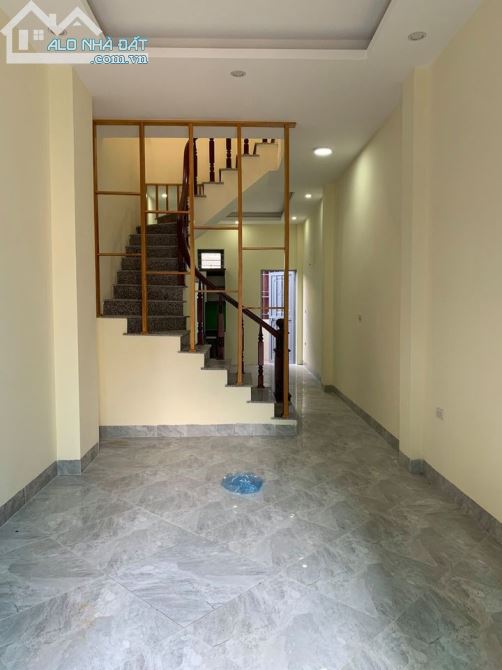 Bán nhà phố Pháo Đài Láng, gần BV Nhi TW Dt 33m2 x4 tầng, giá chỉ 3 tỷ 800tr