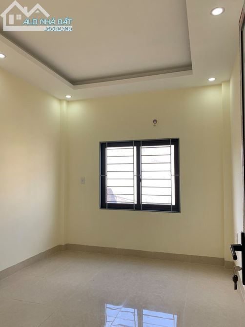 Bán nhà phố Pháo Đài Láng, gần BV Nhi TW Dt 33m2 x4 tầng, giá chỉ 3 tỷ 800tr - 4