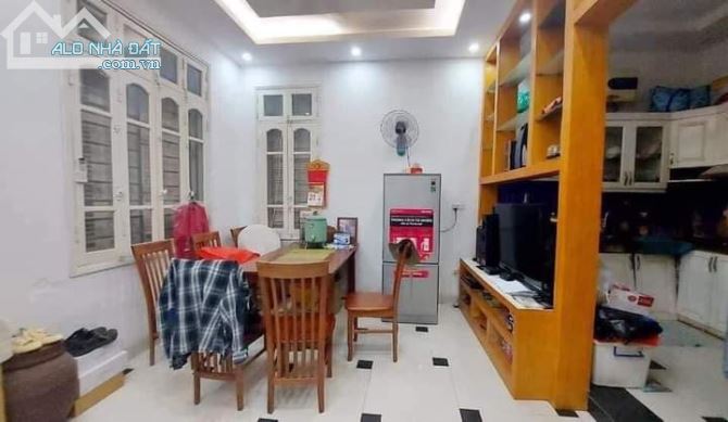 Bán nhà siêu hiếm Trần Hữu Tước, DT 35m, MT 7m, cực tiện đi lại - 1