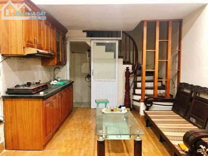 Bán nhà mặt ngõ phố Trương Đinh, Dt 34m2 x5 tầng, Mt 4m, giá 4 tỷ 100tr