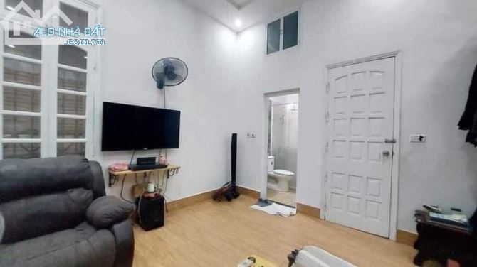 Bán nhà siêu hiếm Trần Hữu Tước, DT 35m, MT 7m, cực tiện đi lại - 4