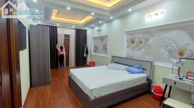 SIÊU ĐẸP, NGÕ NGUYỄN VĂN LINH 70M, 4 TẦNG, MT 3,8M, 8,35 TỶ. NỞ HẬU - Ô TÔ TRÁNH - GARA - - 3